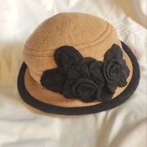 Black and camel beige 100% wool VINTAGE bucket hat